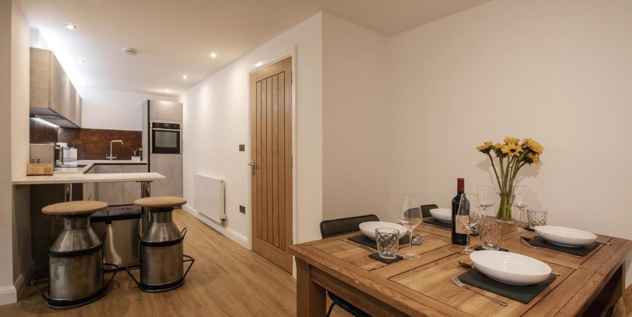 Апартаменты No 1 Wood Street Суиндон Экстерьер фото